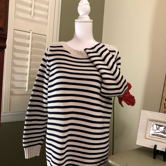 Warm and snuggly on a Fall night…100% cotton thick weave, long sleeve sweater🧣 - Picture 4 of 7